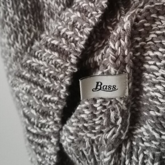 Bass Grey / Pink Sweater with Decorative Yoke Size M - Picture 8 of 8